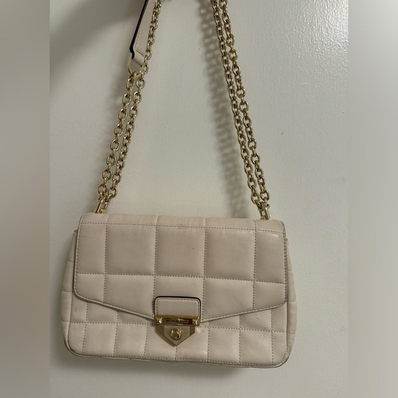 Michael kors purse - Picture 2 of 9